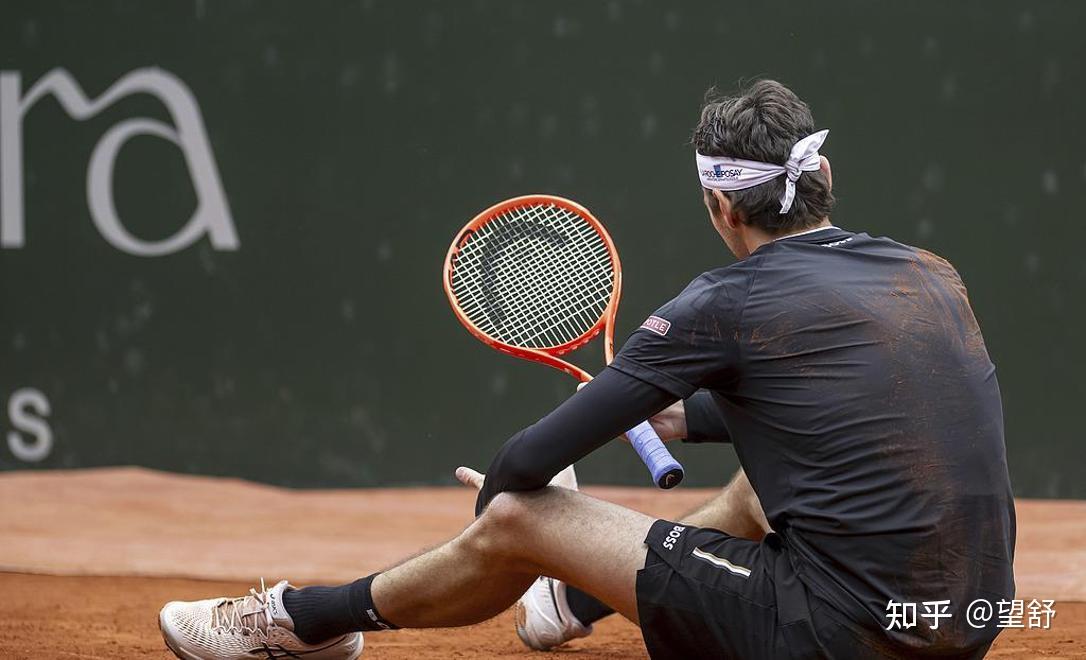  德约科维奇爆冷击败FPX，惊险取胜引爆全场！