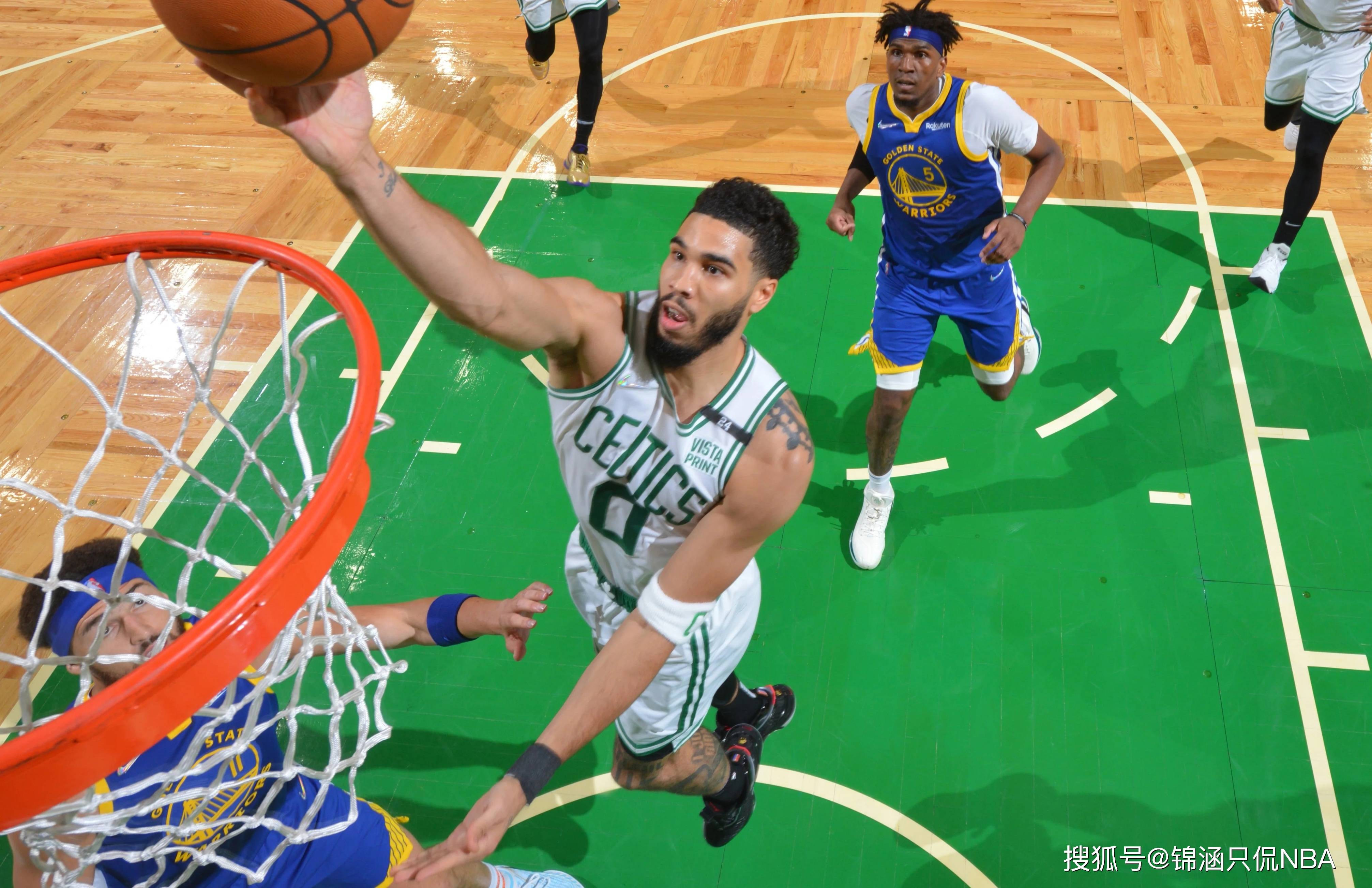 太狠了！转折点纽约尼克斯遗憾出局关键时刻扳平良机引欢呼，波士顿凯尔特人刷新队史纪录备战全明星赛的简单介绍